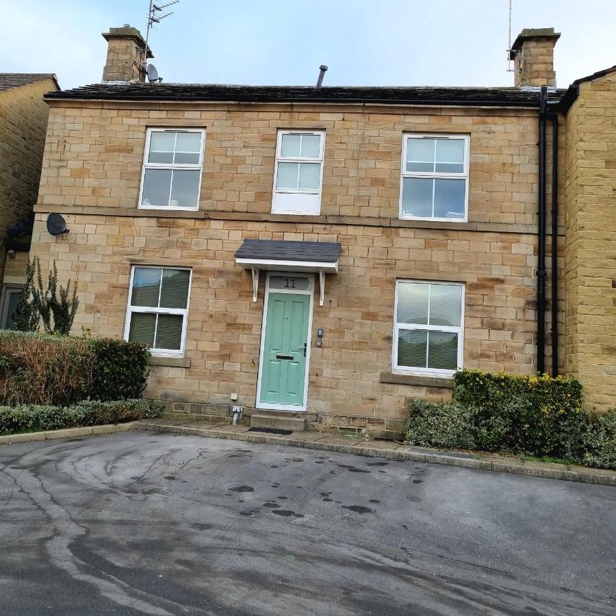 11, Mirfield, West Yorkshire Apartment